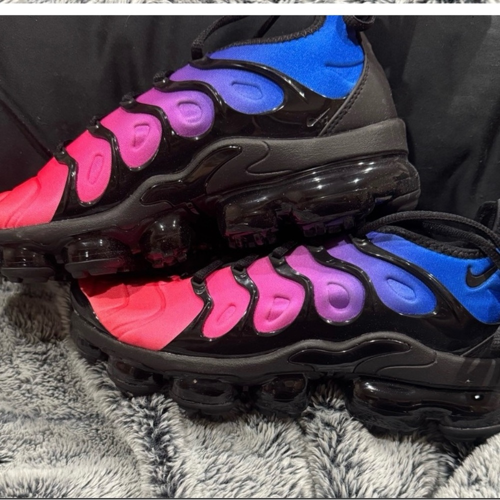 Nike VaporMax Plus Gradient Sneakers womans size 9 Brand new in box